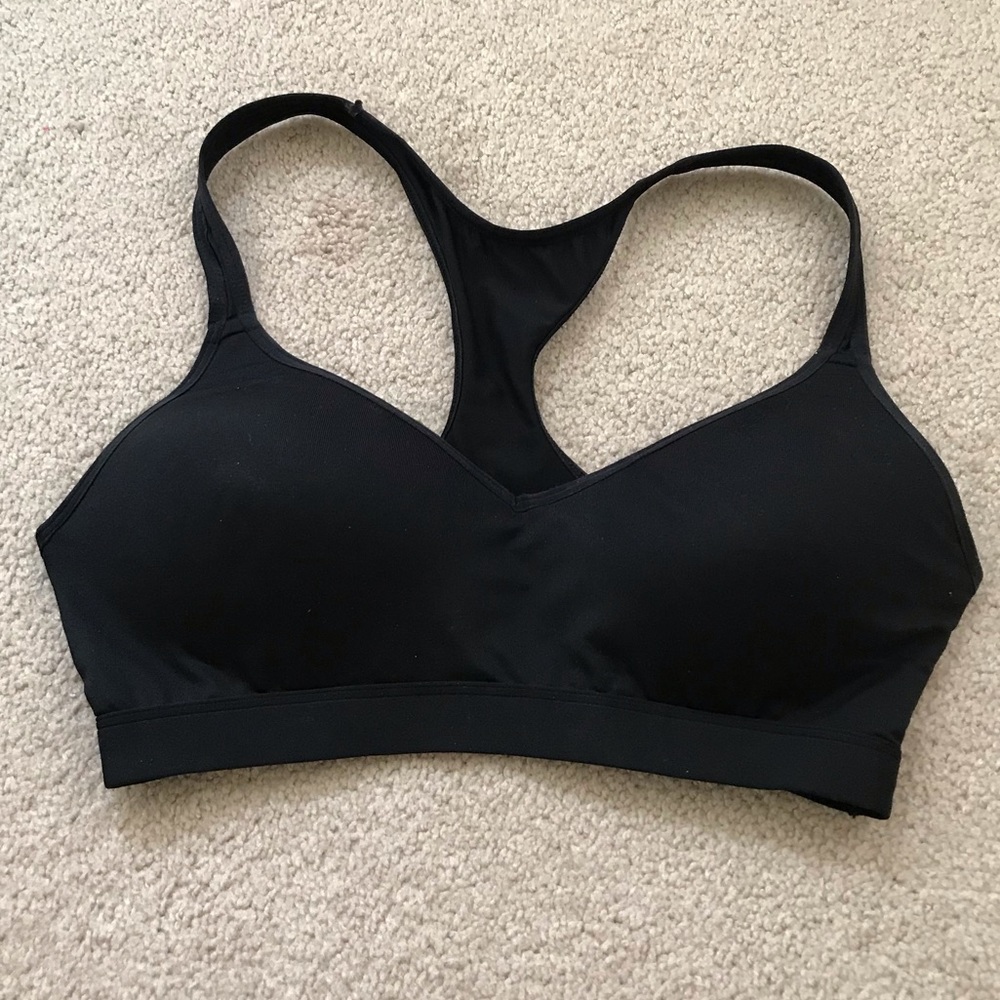 Black padded sports bra